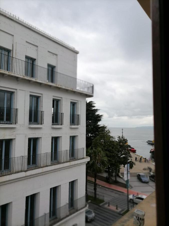 Connect Hotel Bar & Terrace Batoemi Buitenkant foto